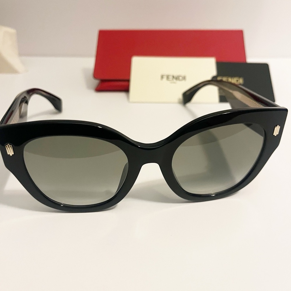 Fendi sunglasses black  🕶️ 💎